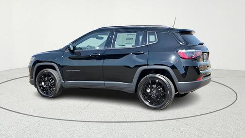 Diamond Black 2026 Jeep Compass Latitude