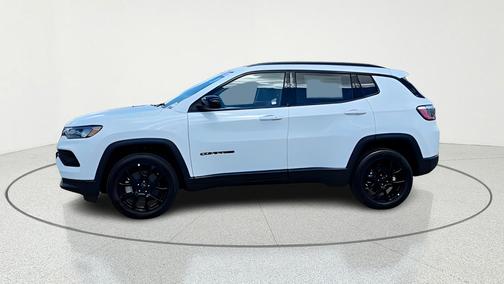 Bright White Clearcoat 2026 Jeep Compass Latitude
