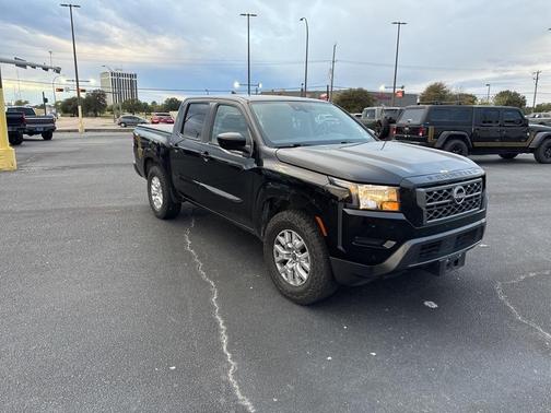 2022 Nissan Frontier SV