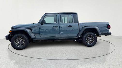 Anvil Clearcoat 2026 Jeep Gladiator Sport