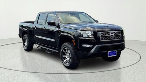 Black 2023 Nissan Frontier SV