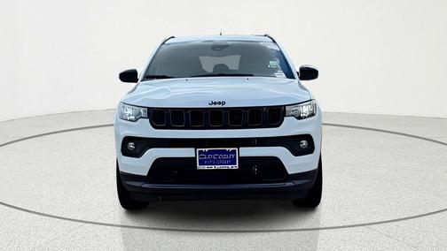 Bright White Clearcoat 2026 Jeep Compass Latitude