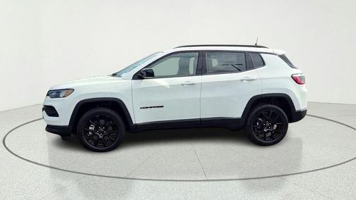Bright White Clearcoat 2026 Jeep Compass Latitude