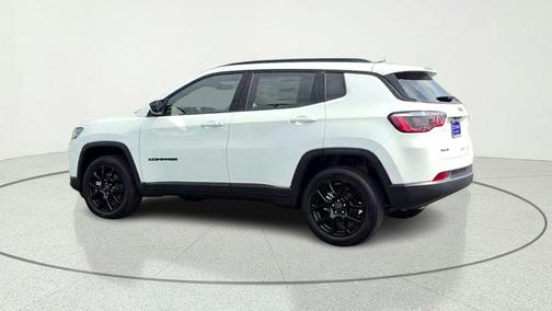 Bright White Clearcoat 2026 Jeep Compass Latitude