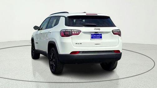 Bright White Clearcoat 2026 Jeep Compass Latitude