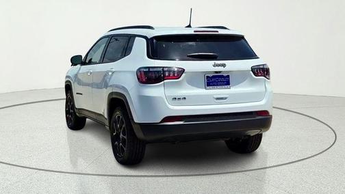Bright White Clearcoat 2026 Jeep Compass Latitude