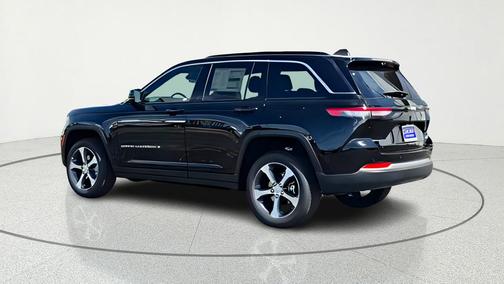 Diamond Black 2026 Jeep Grand Cherokee Limited