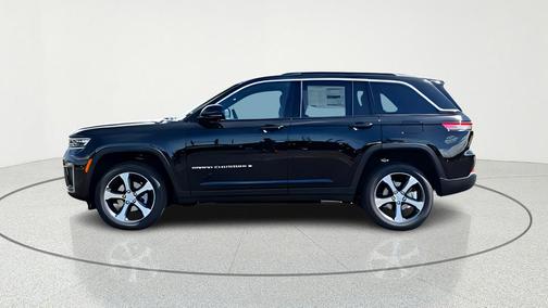 Diamond Black 2026 Jeep Grand Cherokee Limited