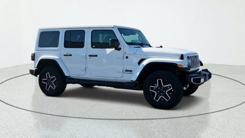 Bright White Clearcoat 2027 Jeep Wrangler Sahara