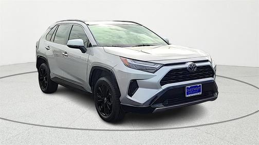 2022 Toyota RAV4 Hybrid SE