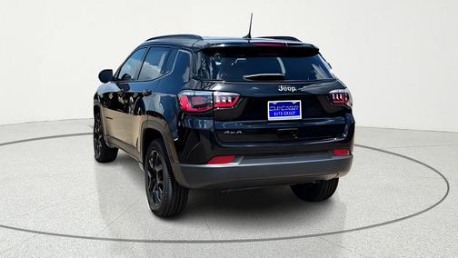 Diamond Black 2026 Jeep Compass Latitude