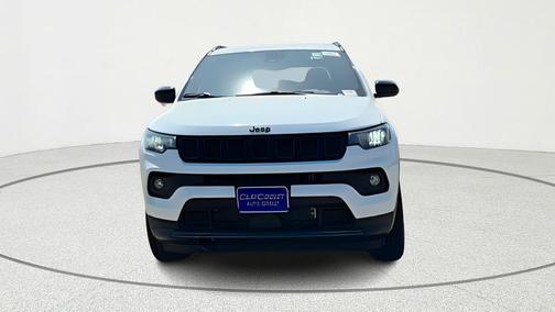 Bright White Clearcoat 2026 Jeep Compass Latitude