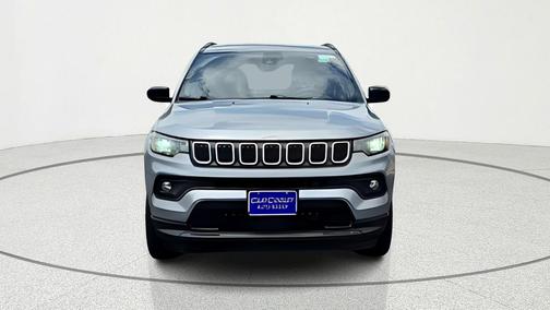 Gray 2024 Jeep Compass Latitude