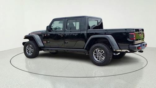 Black Clearcoat 2026 Jeep Gladiator Mojave