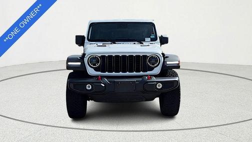 Bright White Clearcoat 2025 Jeep Wrangler Rubicon