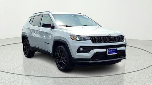 Silver Zynith 2026 Jeep Compass Latitude