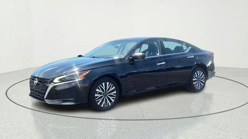 Super Black Clearcoat 2024 Nissan Altima 2.5 SV