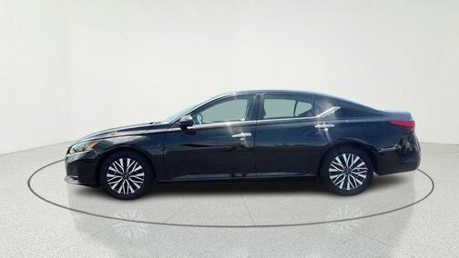 Super Black Clearcoat 2024 Nissan Altima 2.5 SV