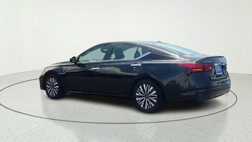 Super Black Clearcoat 2024 Nissan Altima 2.5 SV