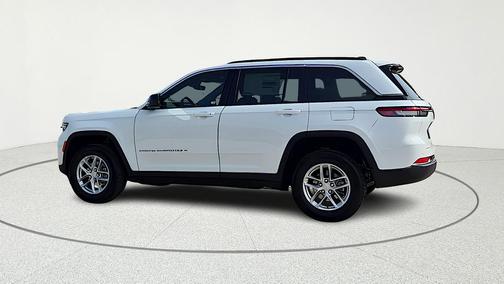 Bright White Clearcoat 2026 Jeep Grand Cherokee Laredo X