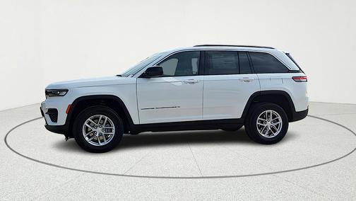 Bright White Clearcoat 2026 Jeep Grand Cherokee Laredo X