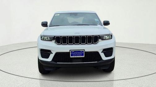 Bright White Clearcoat 2026 Jeep Grand Cherokee Laredo
