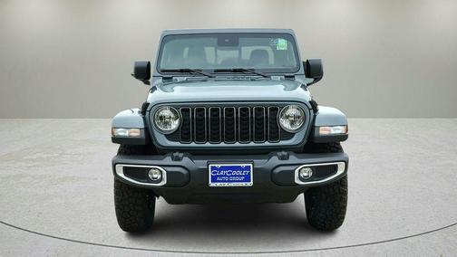 Anvil Clearcoat 2025 Jeep Gladiator Texas Trail