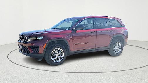 Velvet Red Pearlcoat 2026 Jeep Grand Cherokee Laredo