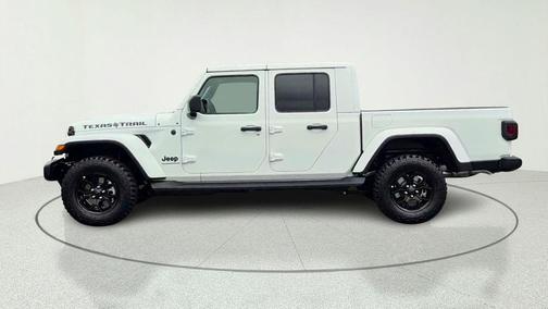 Bright White Clearcoat 2026 Jeep Gladiator Texas Trail