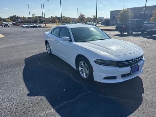 2016 Dodge Charger SE
