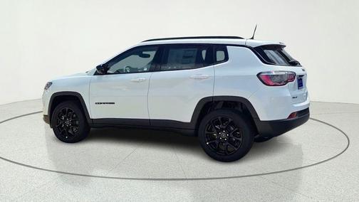 Bright White Clearcoat 2026 Jeep Compass Latitude