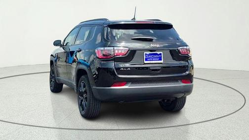 Diamond Black 2026 Jeep Compass Latitude