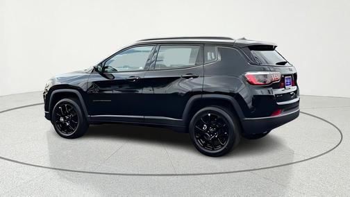Diamond Black 2026 Jeep Compass Latitude