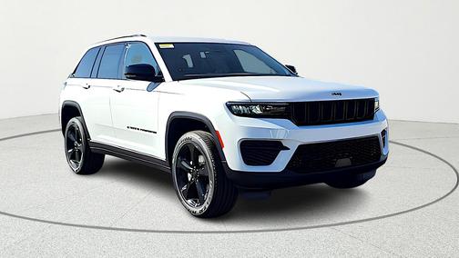 2025 Jeep Grand Cherokee Laredo