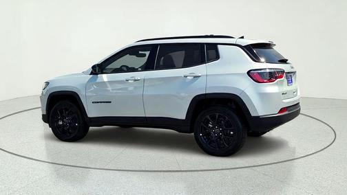 Silver Zynith 2026 Jeep Compass Latitude