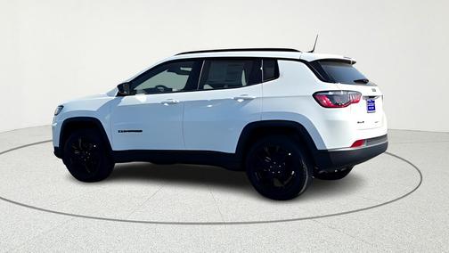 Bright White Clearcoat 2026 Jeep Compass Latitude