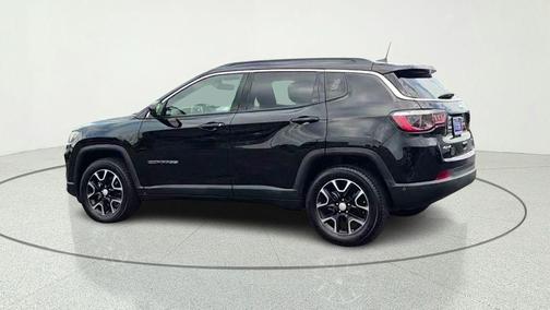 Diamond Black 2022 Jeep Compass Latitude