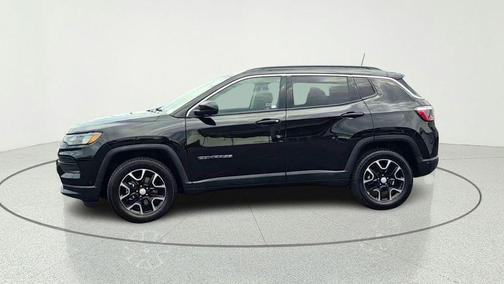 Diamond Black 2022 Jeep Compass Latitude
