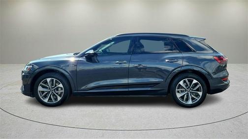 2021 Audi e-tron Premium Plus
