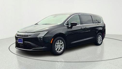 Diamond Black 2027 Chrysler Pacifica SELECT