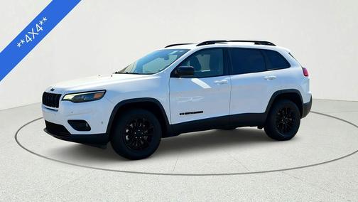 Bright White Clearcoat 2023 Jeep Cherokee Altitude Lux