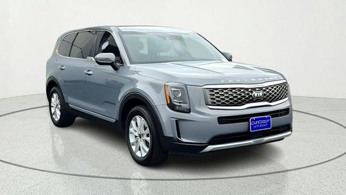 Everlasting Silver 2020 Kia Telluride LX