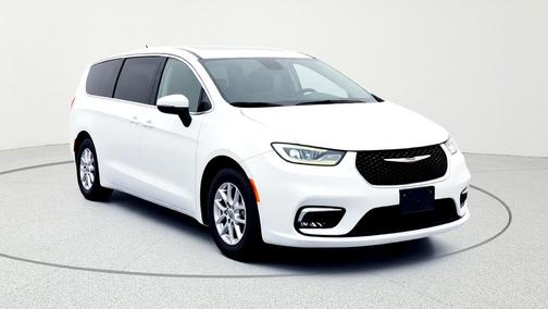 Bright White Clearcoat 2023 Chrysler Pacifica Touring-L