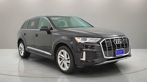 2023 Audi Q7 45 Premium Plus