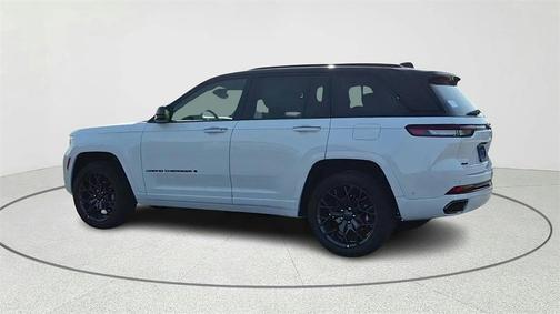 2025 Jeep Grand Cherokee Summit