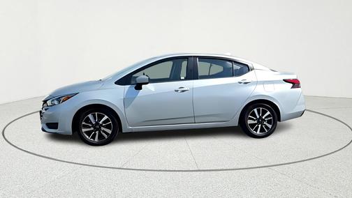 Brilliant Silver Metallic 2024 Nissan Versa 1.6 SV