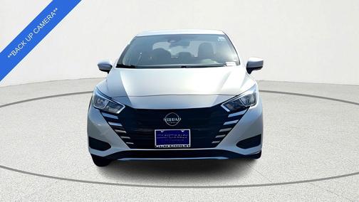 Brilliant Silver Metallic 2024 Nissan Versa 1.6 SV