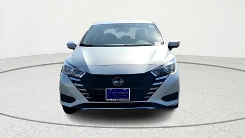 Brilliant Silver Metallic 2024 Nissan Versa 1.6 SV