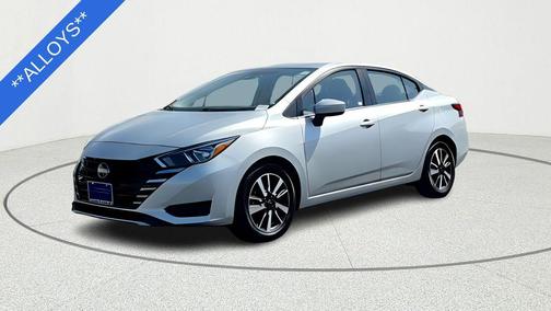 Brilliant Silver Metallic 2024 Nissan Versa 1.6 SV