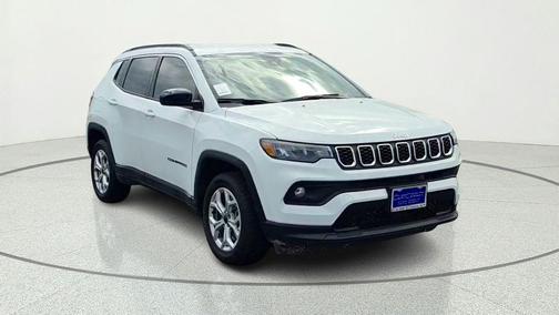 Bright White Clearcoat 2026 Jeep Compass Latitude